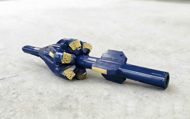 双层固定柱轮扩眼器